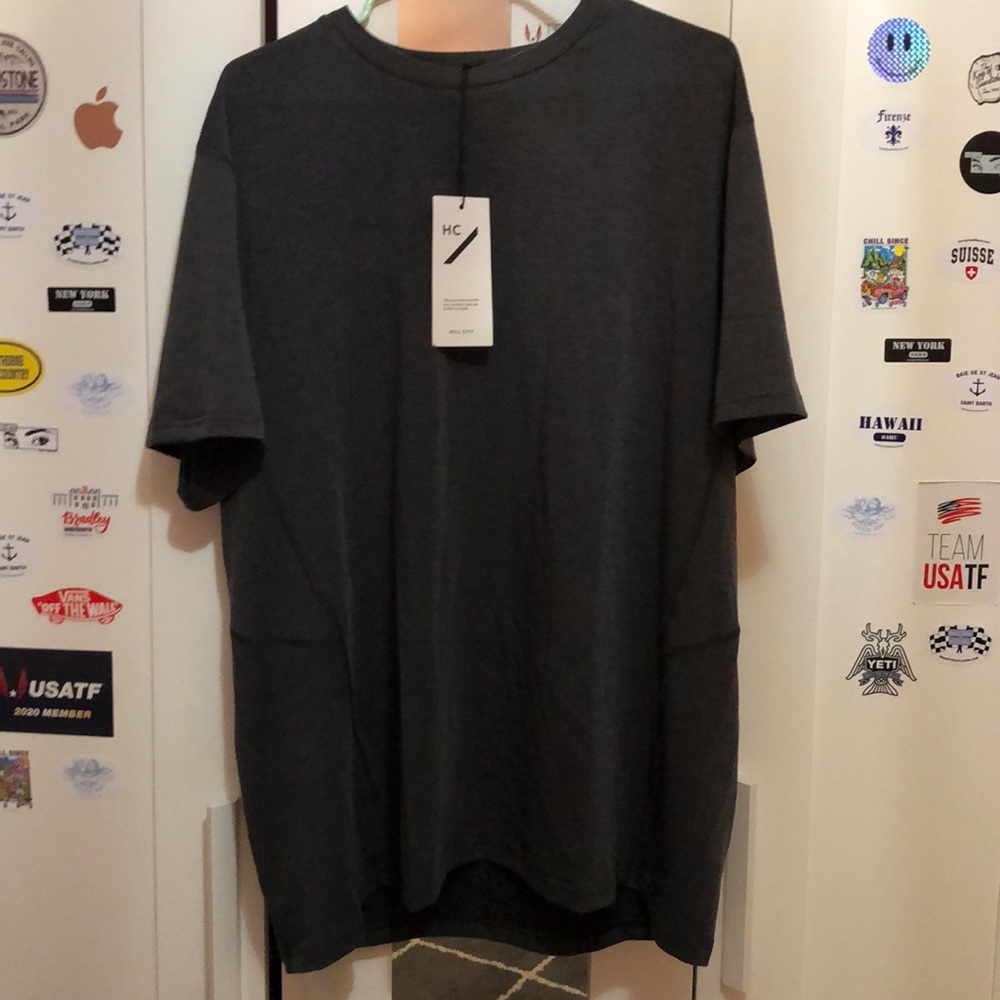 Men’s performance Hill City t-shirt. Brand new!!